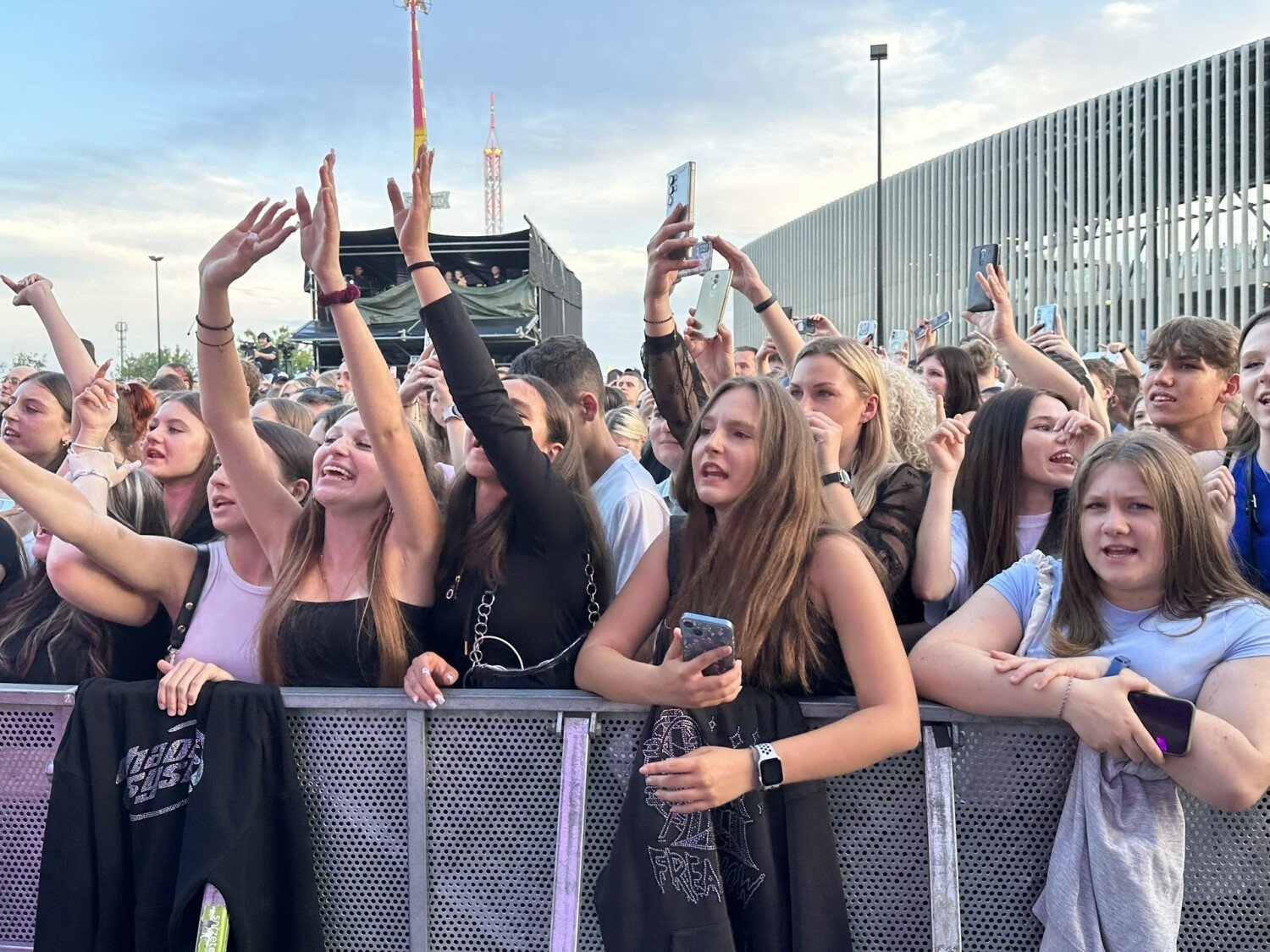 festiwal techno pogo, tłum ludzi, zgubiony vape, stres, festiwalowy survival - Fun Festival w Sosnowcu - podczas którego skatowano 28-latka ...