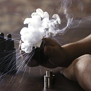 bulgoczący e-papieros, vape gurgling sound, czajnik parujący dym - Why is My Vape Spitting, Popping and Gurgling? - V2 Cigs UK