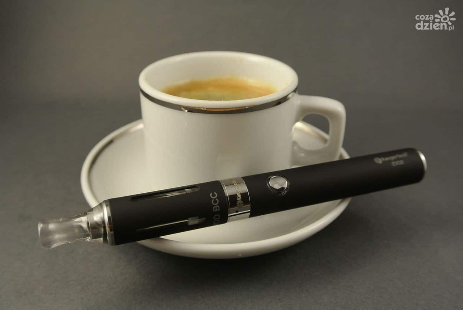 wygoda jednorazówki vape, wyciągnij i pal e-papieros, prostota użytkowania vape - E-papieros jednorazowy - Wygoda i mobilność na wyciągnięcie ręki