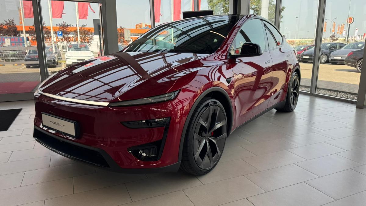 porównanie Ferrari Tesla symboliczne, wybór konsumencki vape, decyzja styl życia e-papieros - Szybka prawie tak jak Ferrari. Oto nowa mocna Tesla. Pierwsze ...