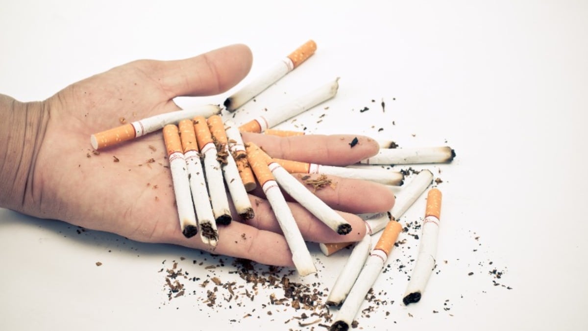 objawy zatrucia nikotyną, osoba cierpiąca na zatrucie nikotyną, ból głowy zawroty nudności nikotyna, złe samopoczucie po nikotynie - Zatrucie nikotyną - objawy, odtrutka i leczenie. Ile trwa?