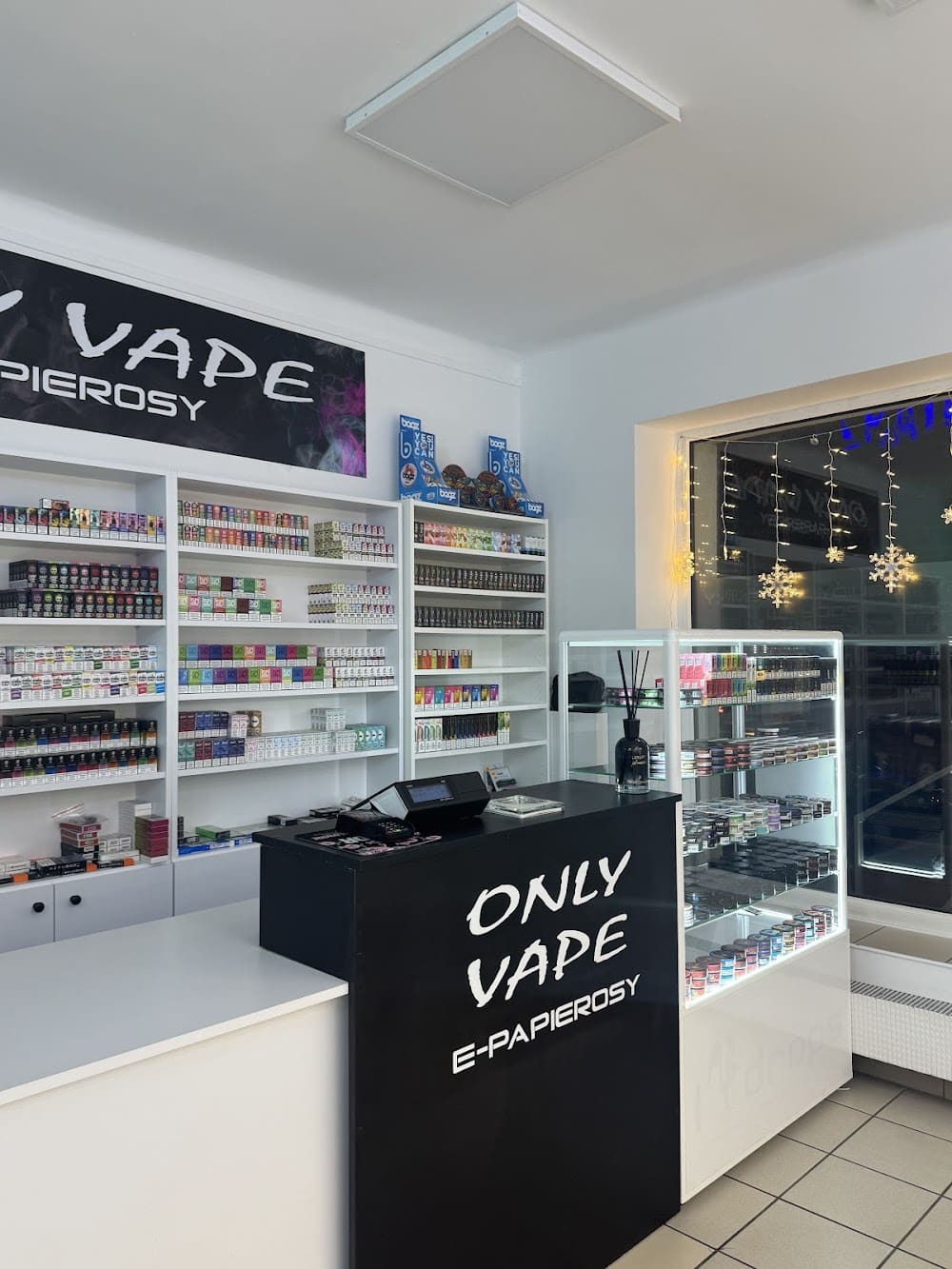 A disposable e-cigarette with a large red X or No Entry sign superimposed over it, symbolizing the impending ban on jednorazówki in Poland.